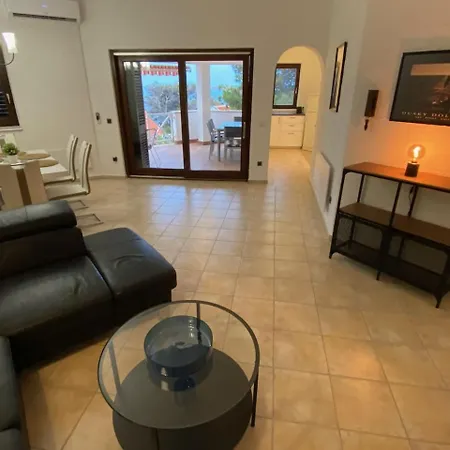 Eugenia Apartment *