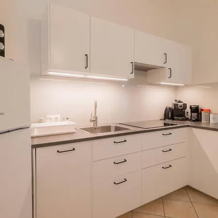 Eugenia Apartment *